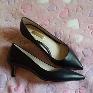 Louise et Cie 5 1/2  or 35 1/2 black pumps
